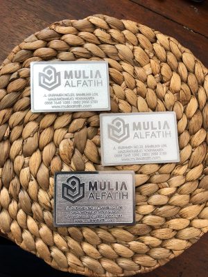 Label Plat Kuningan Besi